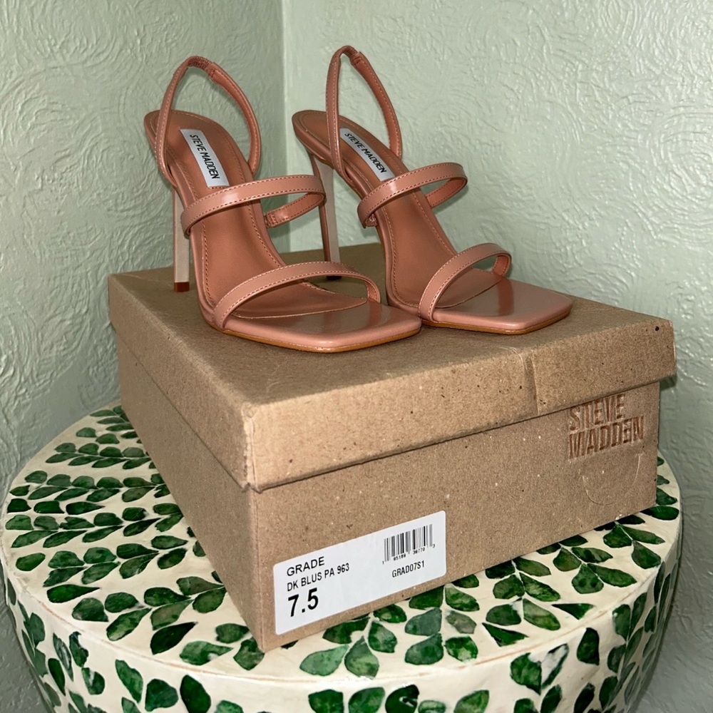 Steve Madden nude “grade” heels size 7.5, brand new in box